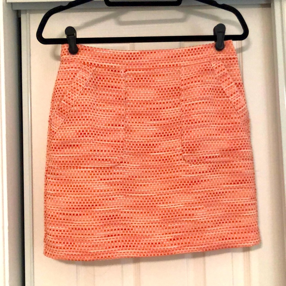 Bright pencil skirt with pockets